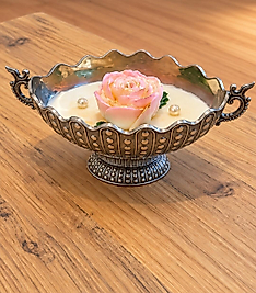 Saray  bahçesi